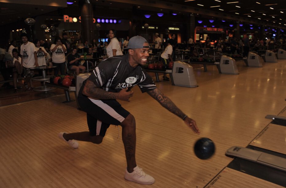 GehlkenNFL's tweet photo. Raiders LT Kolton Miller and DE Arden Key helped raise nearly $15,000 Saturday at a Las Vegas charity bowling tournament. Proceeds benefited Strikes For Kids, a non-profit pledging to disperse funds via backpacks, bicycles to Las Vegas youth. https://t.co/yq7OTpJMfB