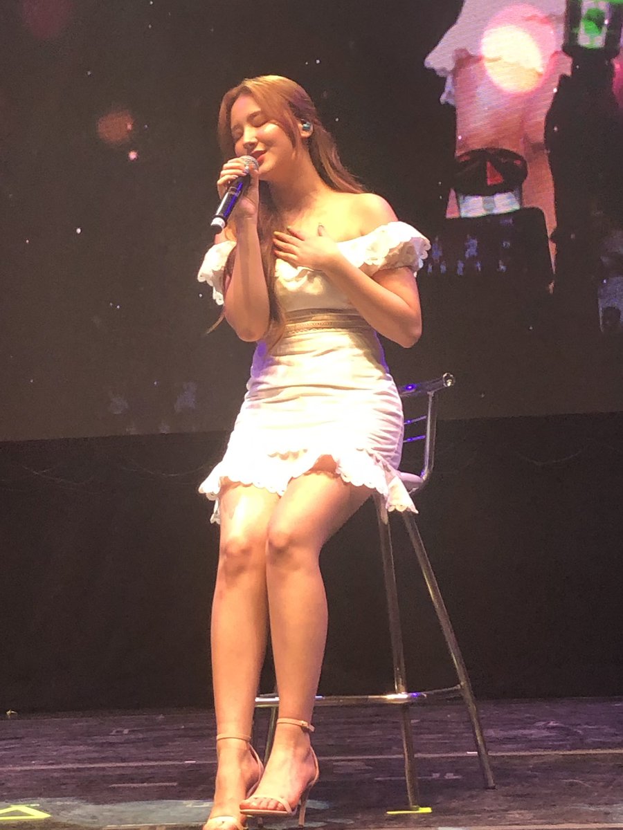 Her beauty is unreal. Visual queen, please comeback soon, Mexican Merries will wait for you!! @MMLD_Official #MomolandEnMexico #MOMOLAND