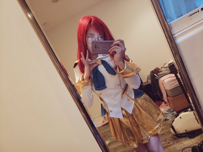 Re. on Twitch/Youtube hottie LilyPichu. 