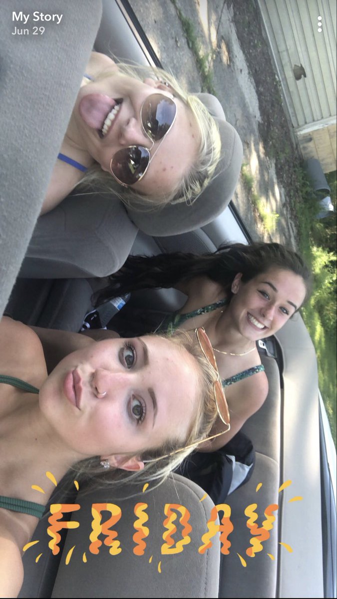 ava_ackerman_'s tweet photo. @Kaylarobinson07 happy birthday beautiful!! I love you so much❤️❤️ can’t wait to remake these at aunt kellys (; ur rlly hot btw https://t.co/9h4WdU2TMZ