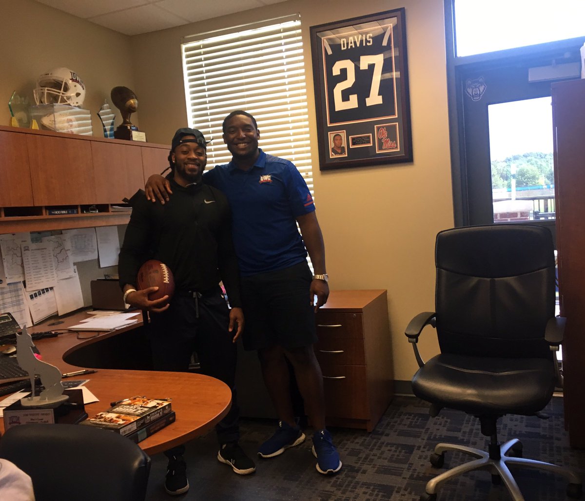 Enrique__Davis's tweet photo. It was great seeing NFL rookies @vontae2jackson_ , RB of the @Broncos and @49ers WR @MalikHenry_2 today at the office. Thanks for stopping by fellas.๐ค๐พ๐ฏ #NFLWolves #UWG #DeanEra #BITN #BITN4Real #WeRunTogether #RBU #Wolves #WRU #D2RBU #D2WRU https://t.co/ZIHfEE8lOr