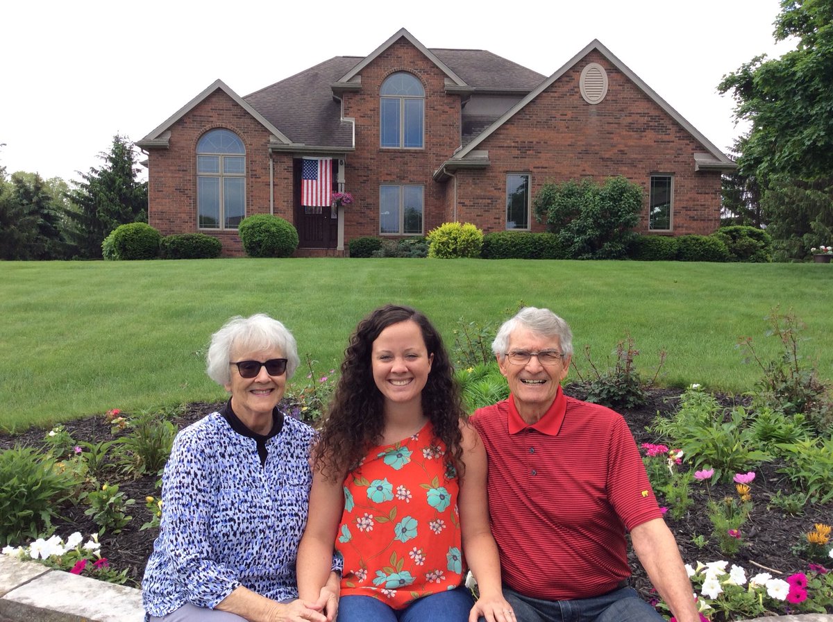 AllisonCates25's tweet photo. The best part of summer as a teacher is having the time to take road trips to see family! Adventures to Ohio, NC, Chicago, Nashville, Louisville, and Kansas City so far! #familylove #summerselfiebingo #NorthProud https://t.co/qc0VRYaHaV