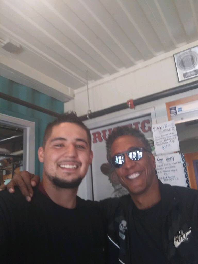 rusticstar505's tweet photo. @AndreRoyo thank you for visiting us today❣️ #rusticburger in your belly❣️posing w/ James our #burgermeister #newmexico #foodlove #actorslife https://t.co/WEGkOzOgmh