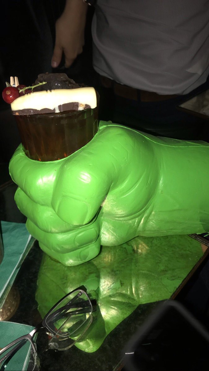 barbdelollis's tweet photo. LONDON - Having a blast with @HowardReichel at @TheGibsonBar with #HulkHand cocktails 🍹 and more - including a fab #80s playlist (Echo & Bunnymen ...) #music #travel #experiences https://t.co/X1twWElM1B
