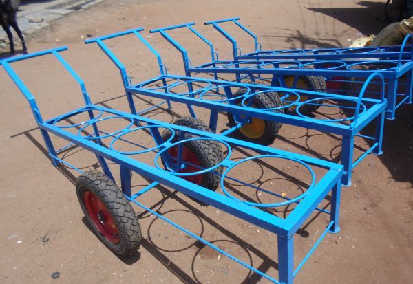 dinamalarweb's tweet image. திருமண சீர்வரிசை பட்டியலில் இணைந்த 5 குடம் தள்ளுவண்டி  dinamalar.com/district_detai…