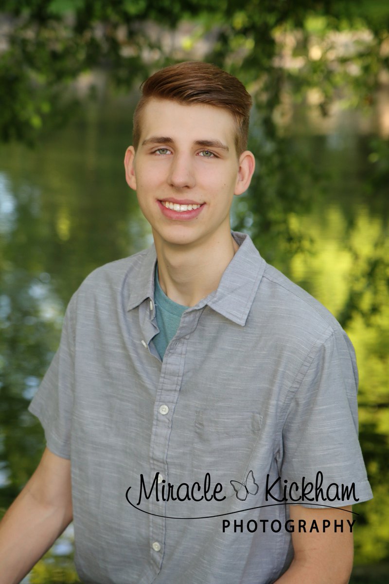 mkphotos13's tweet photo. A few favorites of Jonathan Emily's senior portraits taken at the St. Peters Rec Plex. Class of 2020 from Lutheran High book your sitting NOW w Miracle Kickham Photography, so that you have your photos back for the yearbook deadline. 636-240-7084 
https://t.co/GZnxauxTIT https://t.co/C3nKCxYsHO