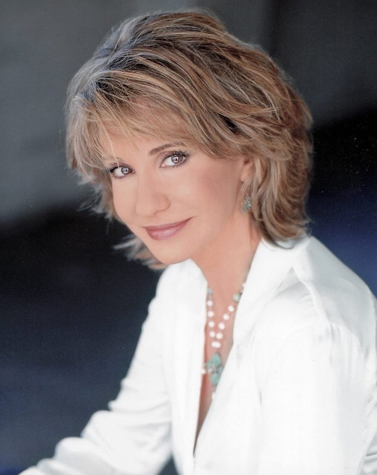 Ruth1_8's tweet photo. Genie and Mary Beth are on air today, Mel is on later this week, and Jess will be back home soon! Port Charles, Salem, and Genoa City are better because of them! I love these queens! Who run the world? GIRLS!๐๐๐ #queensofdaytime #GH #Days #YR https://t.co/TrfK6EBA0M