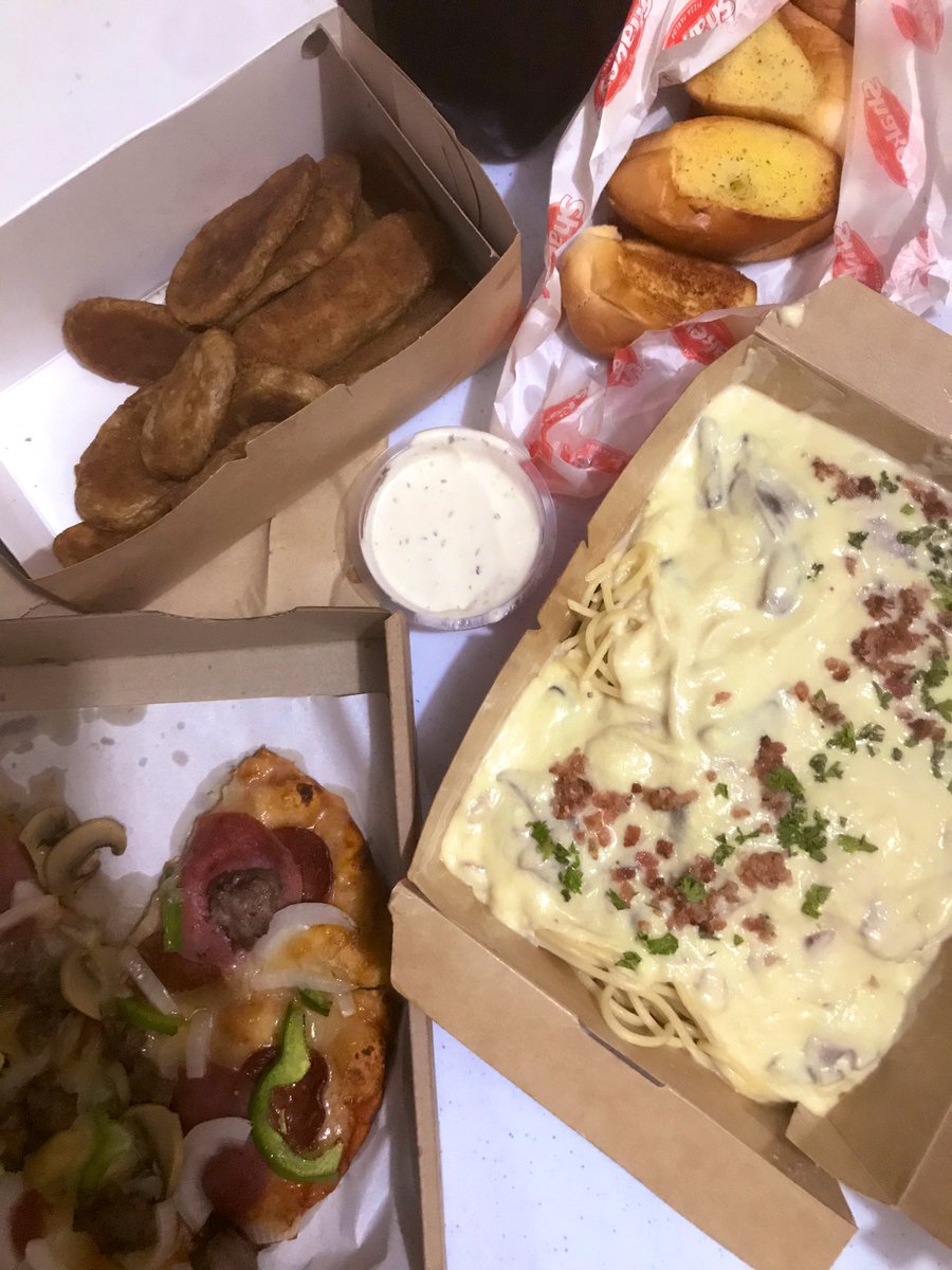joycechrstinel's tweet photo. thanks bub! minimal carbs my ass 🙃🥺 #1stofthemonth #howtodiet https://t.co/rXKd2Wus6M