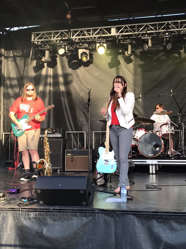 cityofmarkham's tweet photo. Sarah Fazackerley from @SchoolofRockMkm showcases the best hits from her 2017 release ‘Growing Pains!’ 🇨🇦🎸 #MarkhamRocks #MarkhamProud #CanadaDay https://t.co/Hyb1a0h2tS