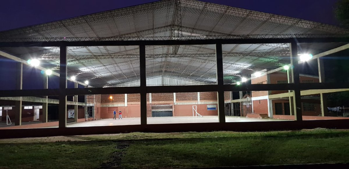 ExaCNNUTorneo's tweet photo. ☝️Y se hizo la luz!!.. Prueba de luces... así luce la nueva lumínica del polideportivo CNNU, gracias al aporte de todos los exas del Torneo Exa CNNU por tan magnífica obra. 👏👏👏👏👏 https://t.co/3hqK1LxC1e