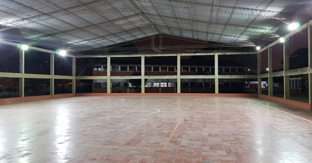ExaCNNUTorneo's tweet photo. ☝️Y se hizo la luz!!.. Prueba de luces... así luce la nueva lumínica del polideportivo CNNU, gracias al aporte de todos los exas del Torneo Exa CNNU por tan magnífica obra. 👏👏👏👏👏 https://t.co/3hqK1LxC1e