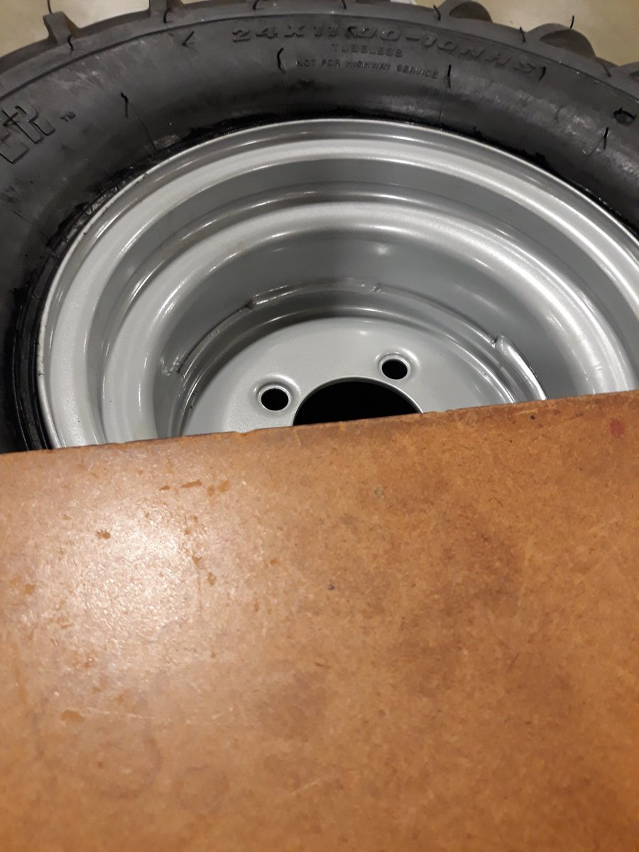 LostStoneDriver's tweet image. #FacesInThings 
This wheel was so scared..... 
😮😮😮😮
#InanimateObjects 

@MarcusDugan 🤣🤣🤣