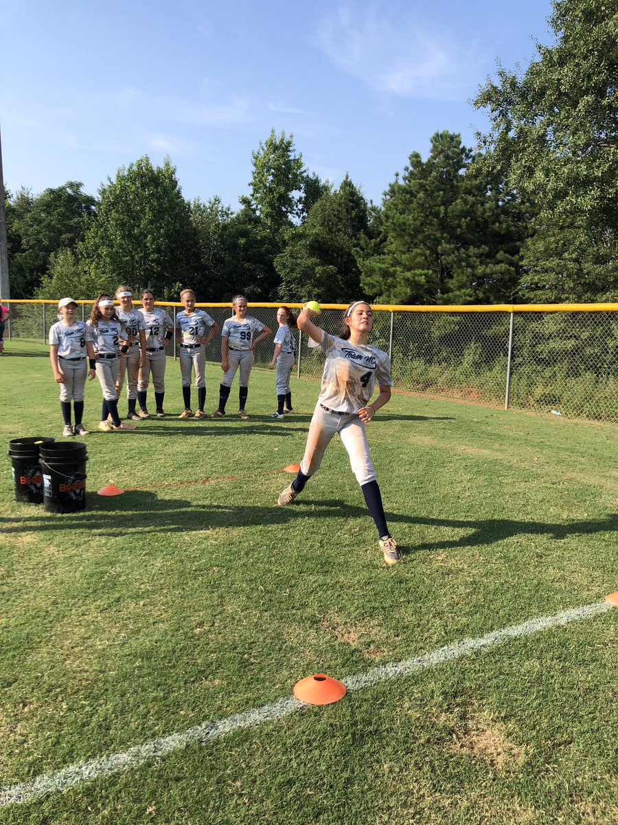 TeamNCBaylog18U's tweet photo. Fun first day! Had a nice practice game win over SoCal Athletics 3-2 &amp; then we took some measurements!

Next GM tomorrow @ 9:45am then the Braves are hosting the Phillies!

#carbingup @olivegarden https://t.co/UtM66SDNAD