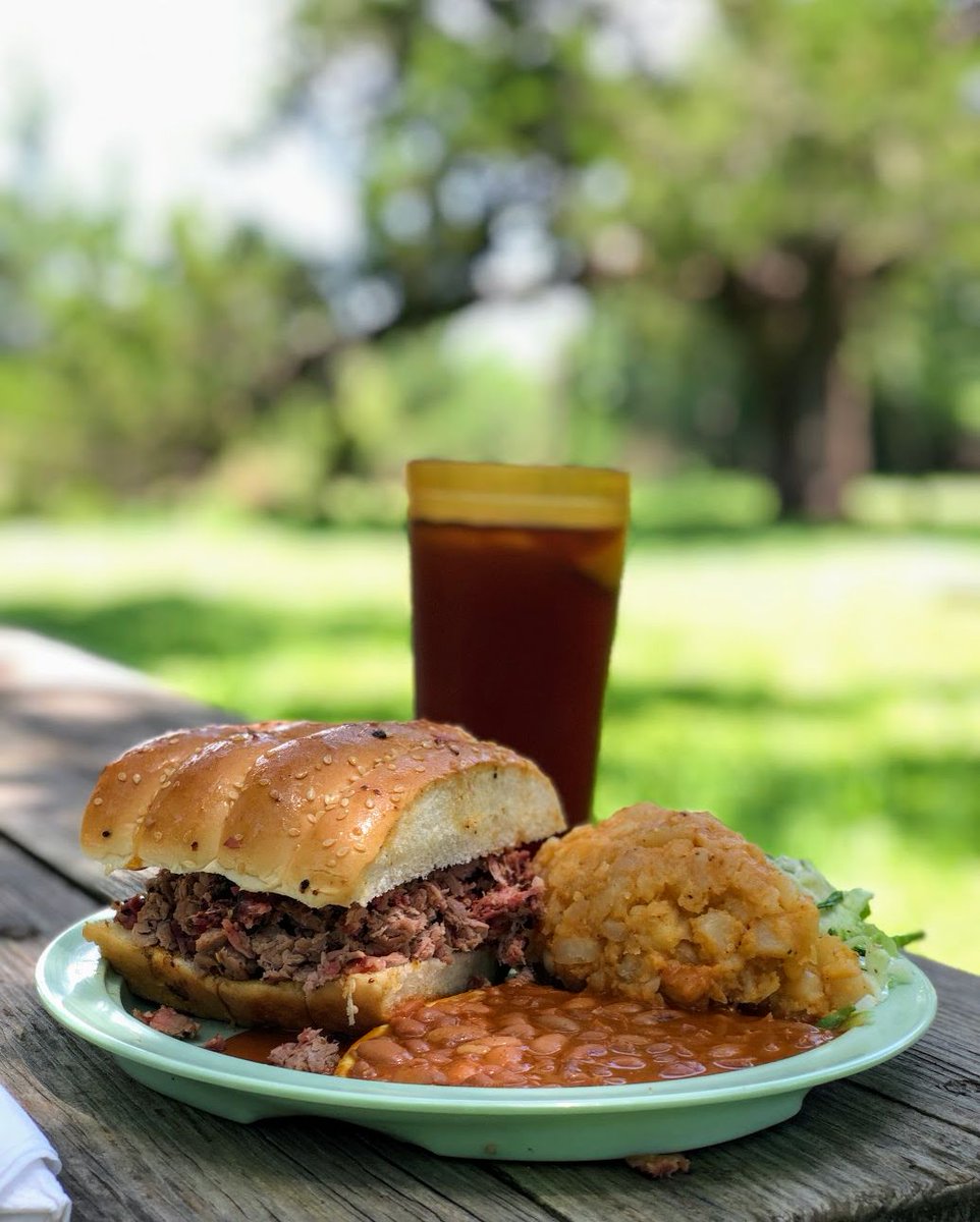 SaltLickBBQ's tweet photo. Reason #429 to get yourself to Driftwood. #choppedbeef https://t.co/k8mDMvbL9P