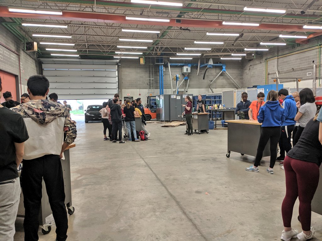 Shad_Sask's tweet photo. Going through a safety demonstration before out first mini design challenge. 👌 https://t.co/z42opDCnND