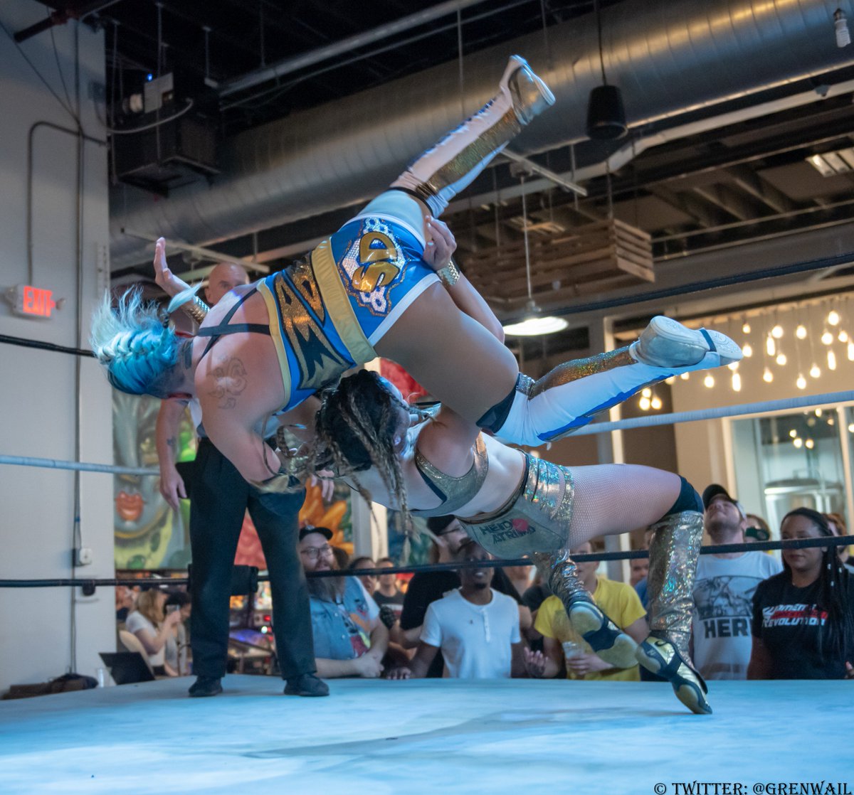 grenwail's tweet photo. 3/4 @WWRProWrestling #WWRCake
@SoloDarling vs @HeidiKatrinaa https://t.co/mH6eGgtyWT