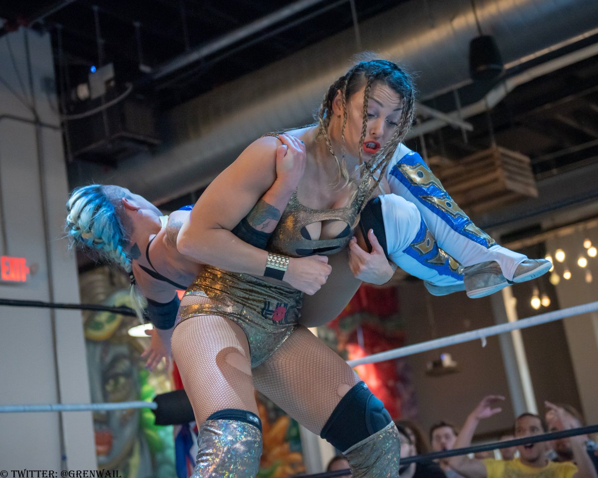 grenwail's tweet photo. 2/4 @WWRProWrestling #WWRCake
@SoloDarling vs @HeidiKatrinaa https://t.co/cymCUONKlN