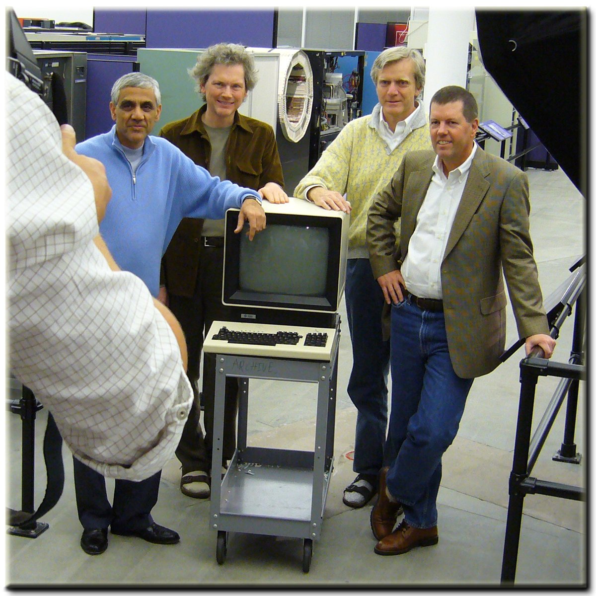 SunReunion's tweet photo. What do these 4 founders and hundreds of Sun Alumni have in common? They're attending the #SunReunion on 9.28.19! All details on https://t.co/8sHnqylOff. Go there now!! :-) #SunMicrosystems #TheNetworkIsThePeople #KickButtHaveFun https://t.co/1WiOCQ57xS