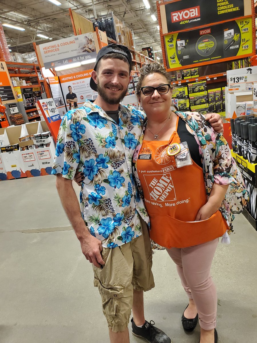 #SPIRITWEEK #HAWAIIANSHIRTDAY. <a href="/yeslikethespice/">Curtis Curry</a>