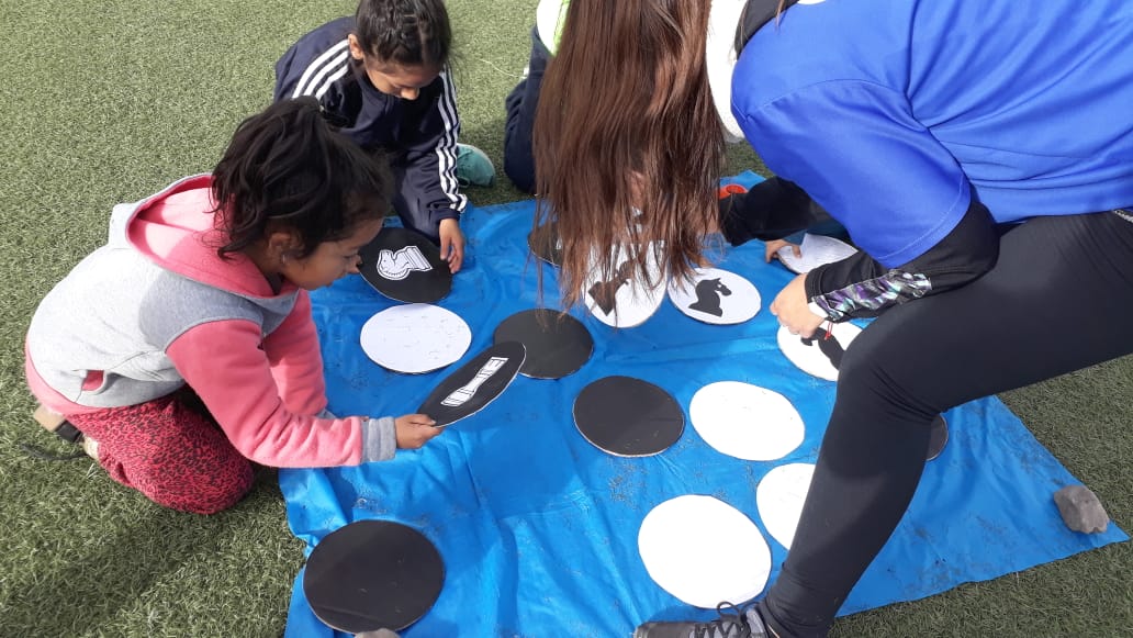 matiaszaki16's tweet photo. Hoy #AjedrezEducativo estuvo presente en el parque Bicentenario. #EcuaciónNoPara #VacacionesDeInvierno @aniberruezo @UrtubeyJM @fguillesaavedra @patriciapinasco @GobiernoSalta https://t.co/q751FZdLeJ