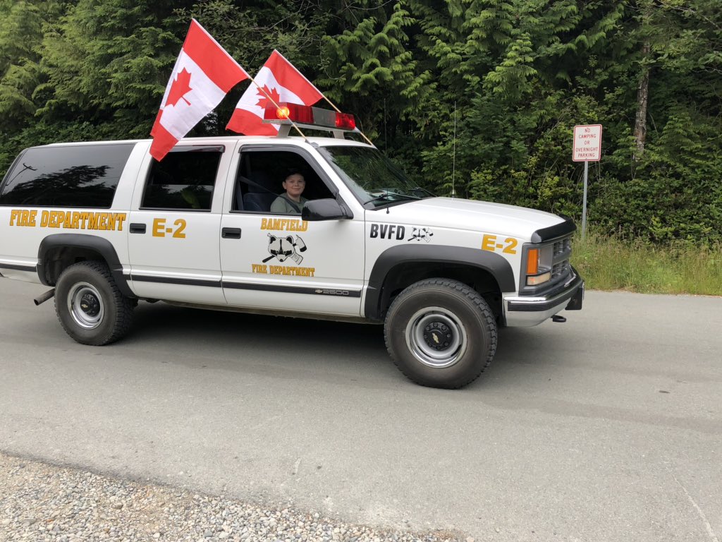 BamfieldMSC's tweet image. Canada Day in Bamfield! The famous parade (and candy) with BVFD, @HuuayahtFN, Seabeam, @CCG_GCC, amazing party at the Eileen Scott Centennial Park (Bamfieldparks.com), followed by the  annual community softball game! #DirectorTweets #HappyBirthdayCanada
