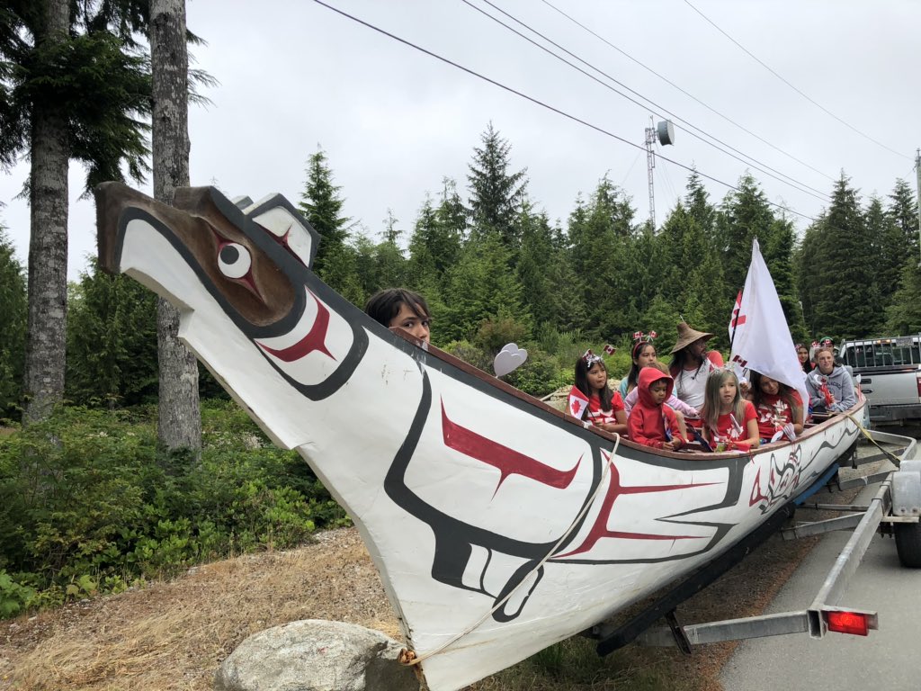 BamfieldMSC's tweet image. Canada Day in Bamfield! The famous parade (and candy) with BVFD, @HuuayahtFN, Seabeam, @CCG_GCC, amazing party at the Eileen Scott Centennial Park (Bamfieldparks.com), followed by the  annual community softball game! #DirectorTweets #HappyBirthdayCanada
