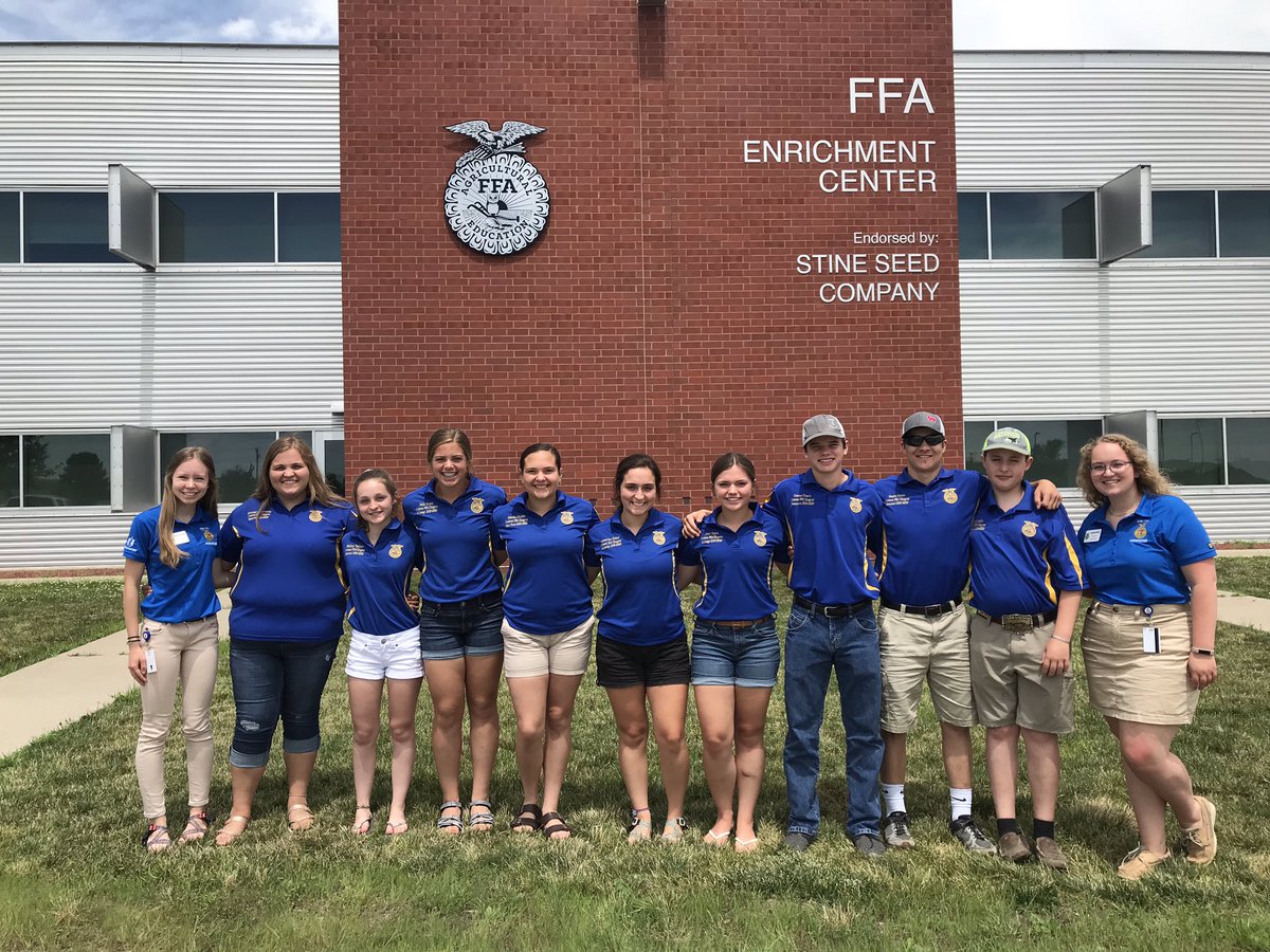 CrestonFFA's tweet photo. Creston FFA is our name, agvocacy and Leadership is our game!  Chapter officers in action!  #crestonffa https://t.co/o15XedOhoW