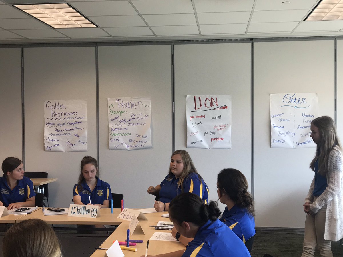 CrestonFFA's tweet photo. Creston FFA is our name, agvocacy and Leadership is our game!  Chapter officers in action!  #crestonffa https://t.co/o15XedOhoW