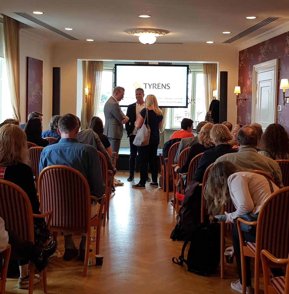tyrens_sverige's tweet photo. Just nu på Clarion Hotel: Vi drar igång alldeles strax. Men det finns plats för dig också. Välkommen att lyssna till panelens erfarenheter av byggaktörsdriven planprocess. #tyréns #stadsutveckling #planprocess #almedalen https://t.co/PCULlJl792