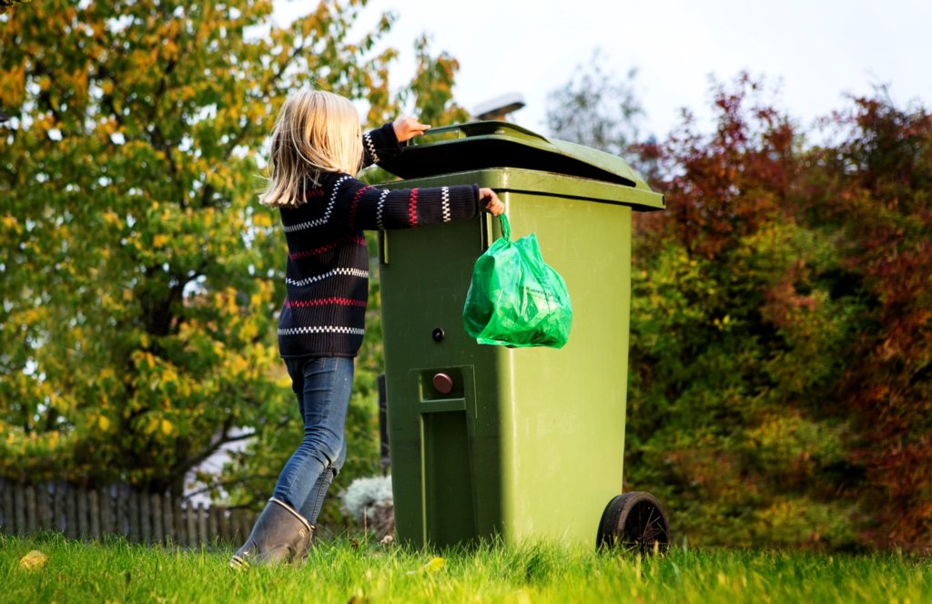 Den cirkulära utmaningen är svår, men går att lösa. Det kräver fokuserat arbete från alla aktörer i värdekedjan, skriver <a href="/CharlottaSund1/">Charlotta Sund</a> Sund, Tekniska verken, Lars Linden, @RagnSells_Swe, och Mattias Lindahl, Linköpings universitet i en debattartikel: bit.ly/307sBqF