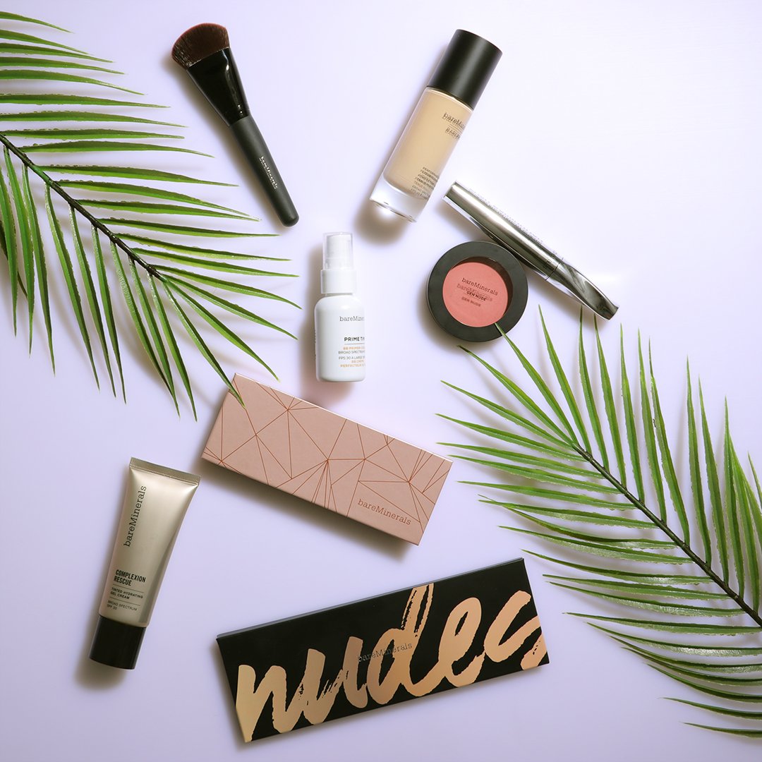 FragranceDirect's tweet image. RT to WIN! For today's competition we're giving away this gorgeous selection of bareMinerals products! bareMinerals offers beautiful makeup and skincare products that look after your skin too!