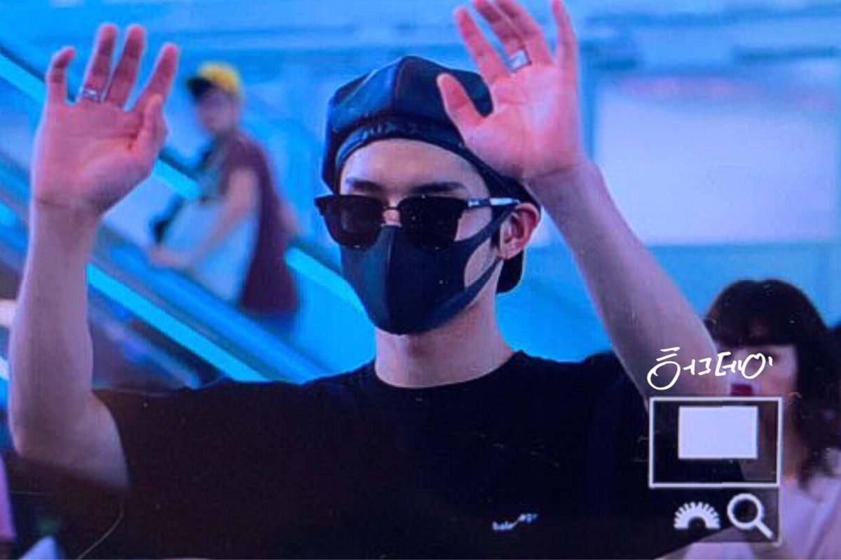 19981214com's tweet photo. 190702 HND #KING
한국가자아아 https://t.co/k73oP43FDG