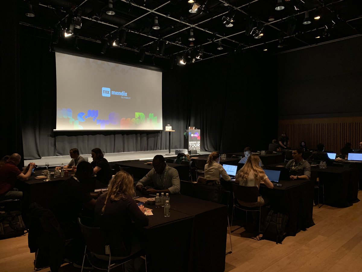 sharxxy's tweet image. #mxhacks about to start! #motuk19