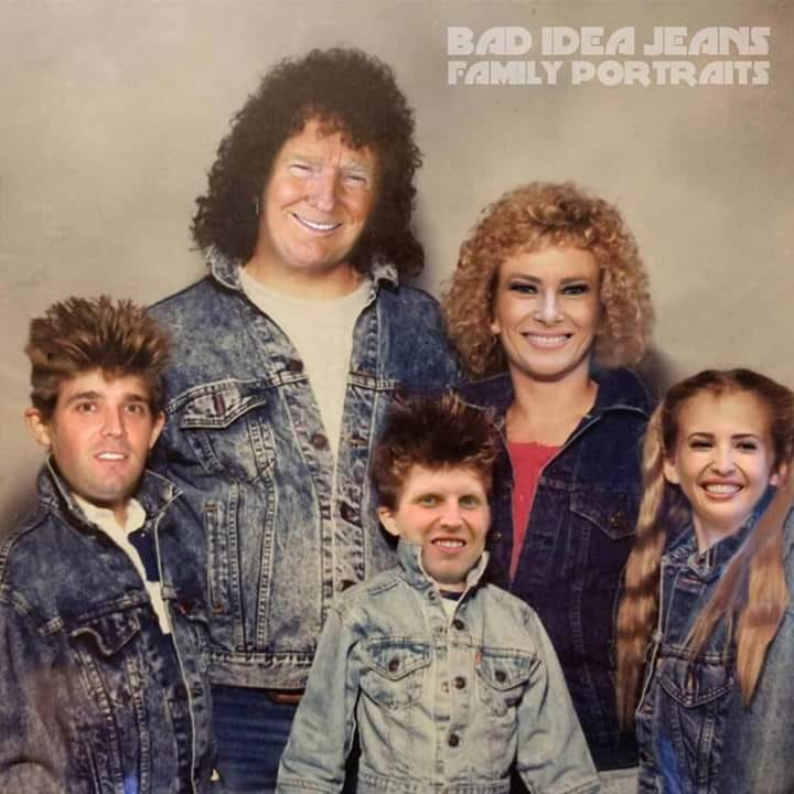 JoeBikini's tweet image. #Denim #America #IceCream #ApplePie #Twitter 
#LittleDonnieJr #MAGA I feel it will be a Blue Christmas this year