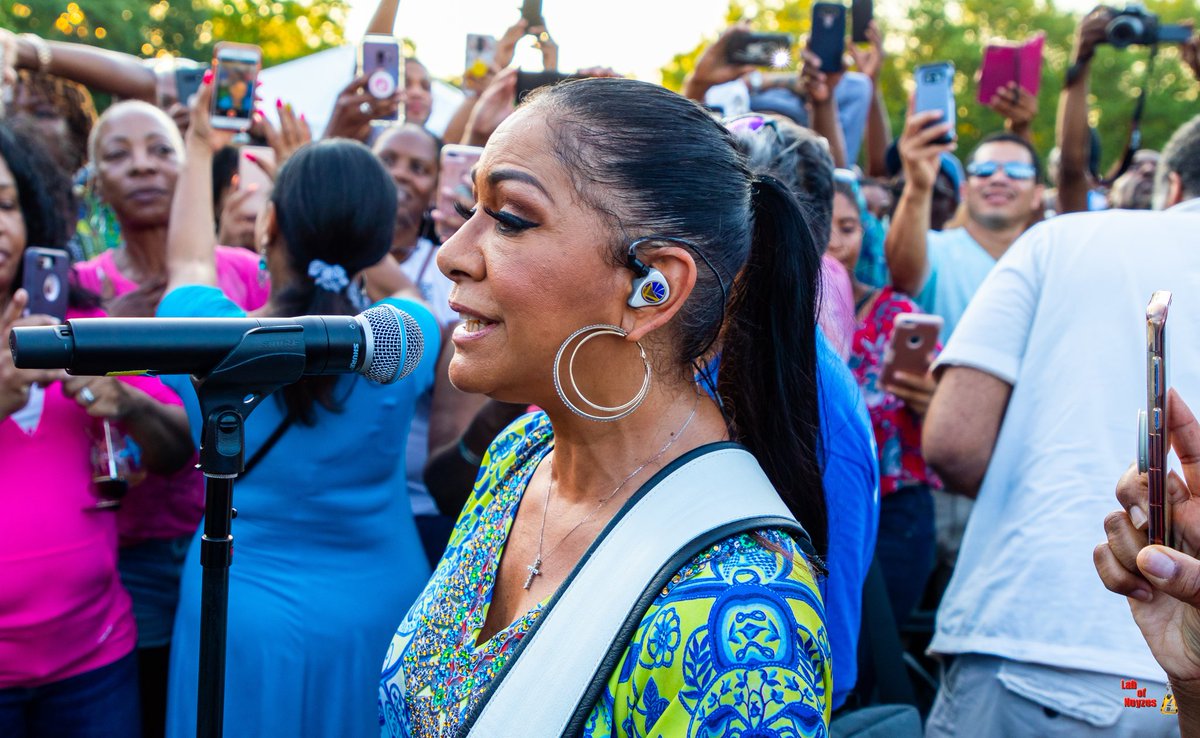 dreadinny's tweet photo. Sheila E took her mic into the crowd and gave the fans a up close and personal treat
6/23/19
Photography by DreadInNY
#dreadinny
#labofnoyzes
#photography
#music
#canon
#sheilae
#paisleypark
#singer
#queens
#nyc
#prince
#funk
#soul
#guitar
#drums
#onlyinqueens
#summerstage https://t.co/4gMWKxfMXJ