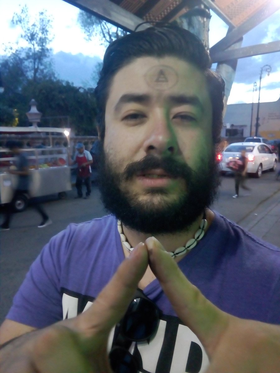 Cuando se droga le sale otro ojo #elOjos #AMLOFest #YoNoFestejo #VictoriaDelPueblo #LopezUnAnoDeMentiras #harrystylesisgoingtojailparty