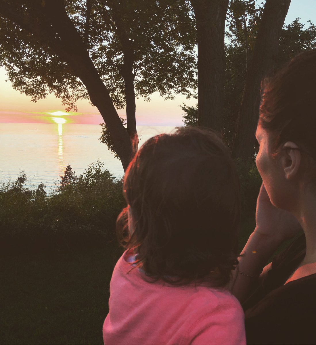 MalicMrs's tweet photo. ♥️enjoying the sunset with my babe. #familytime #happyplace https://t.co/ik4OaCOdby