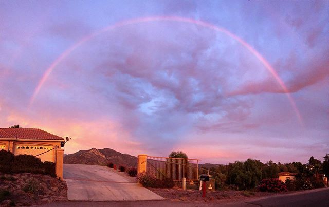 OffRainGirl's tweet photo. #rainbow #rainbowgirl #officialrainbowgirl #doublerainbow https://t.co/wLG6GbyOjH https://t.co/8B9OWK478w