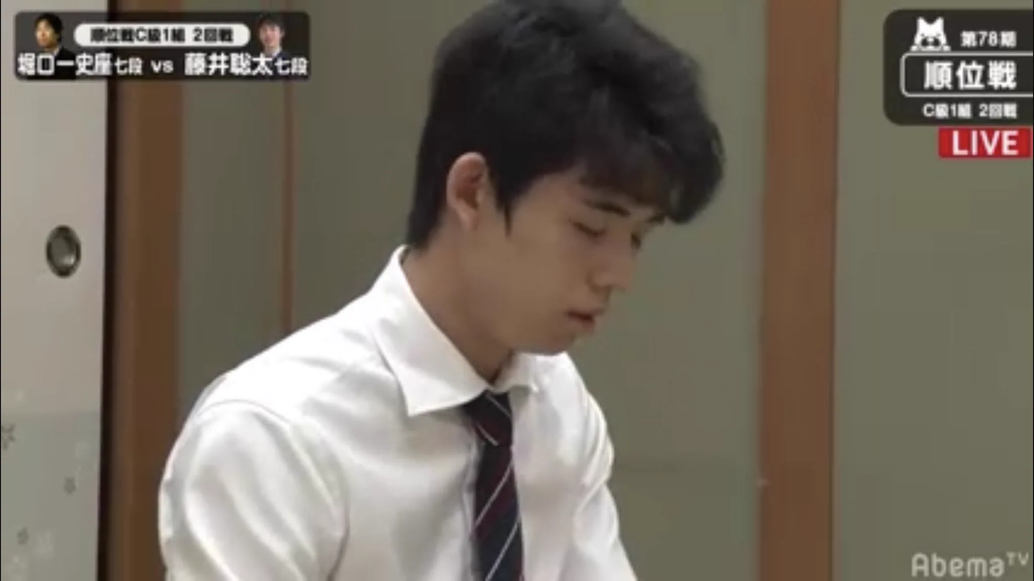 対局中にコンビニ袋片手に酔拳を披露する相手に対し？微動だにしない藤井聡太七段www
