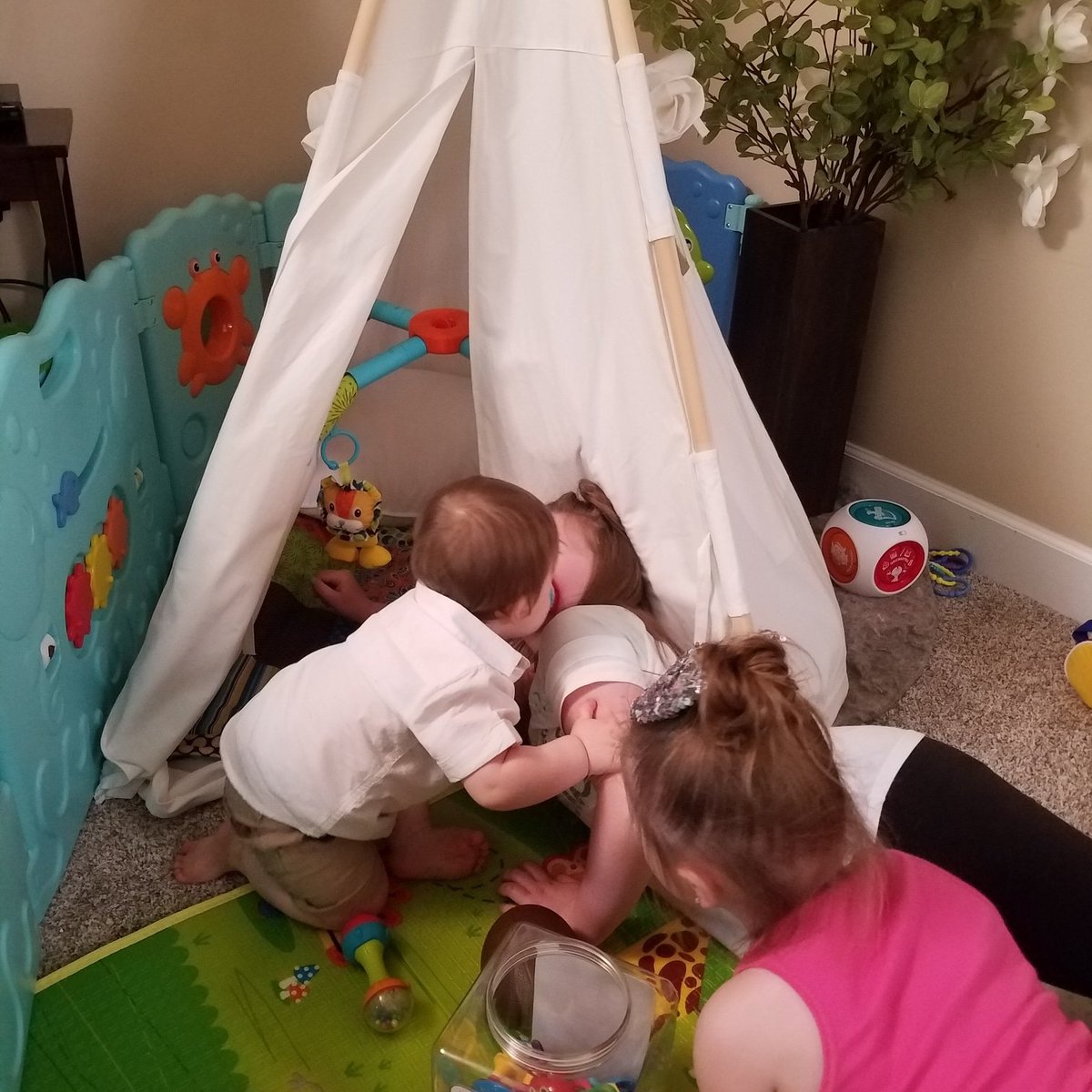 AmberLPortwood's tweet image. When bubby gave Leah a kiss on his birthday ugh melted my heart 🥰❤ #sendinglove #beautifulsouls 😘🙏