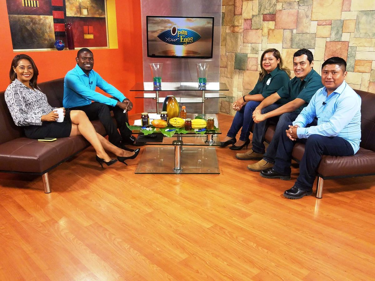 maxi_caal1's tweet photo. I had an amazing time on Open Your Eyes morning show talking about @Yaaxche's amazing conservation work in Maya Mountain North Forest Reserve!
πΈ @OpenYourEyesBz π§πΏ
#StopBav #Belize #cacao #honey #chocolate #media #southernBelize ππ§πΏ https://t.co/raOyXjlNsc