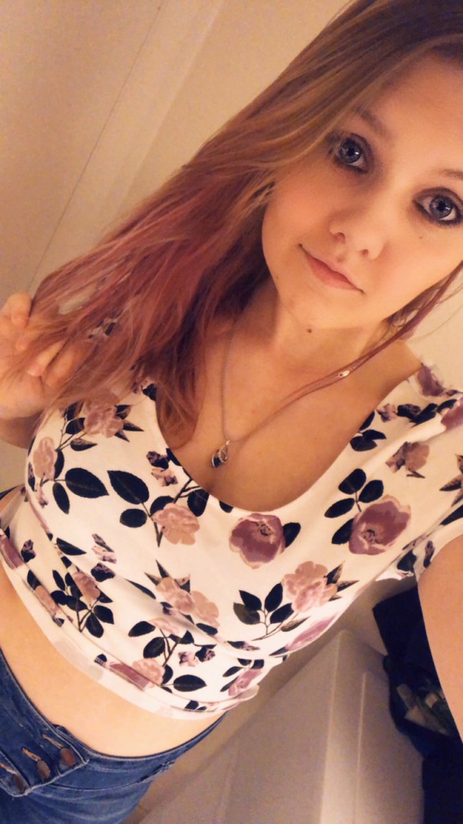 Skittlez_29's tweet photo. Playing some TFT with @MrDrSalty come hang out!
https://t.co/ptPYBpAGKz
#twitch #twitchtv #twitchstreamer #streamer #SmallStreamrsConnect #smallstreamer #pathtoaffiliate #twitchaffiliate #femalestreamer #teamfighttactics #gotthatsubbutton https://t.co/iYbNtp5Q7p