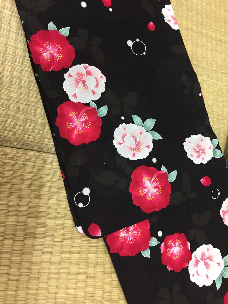 horakuya02's tweet photo. こんな感じの商品を置いてます。単品2500円(税込)。メルカリに出してみようと思うけど、いつになったら出来るのやら。今週中にやってみせよう、とか弱い意思で取り組んでいます。
#メルカリ
#浴衣 https://t.co/dko5Pnd7eZ