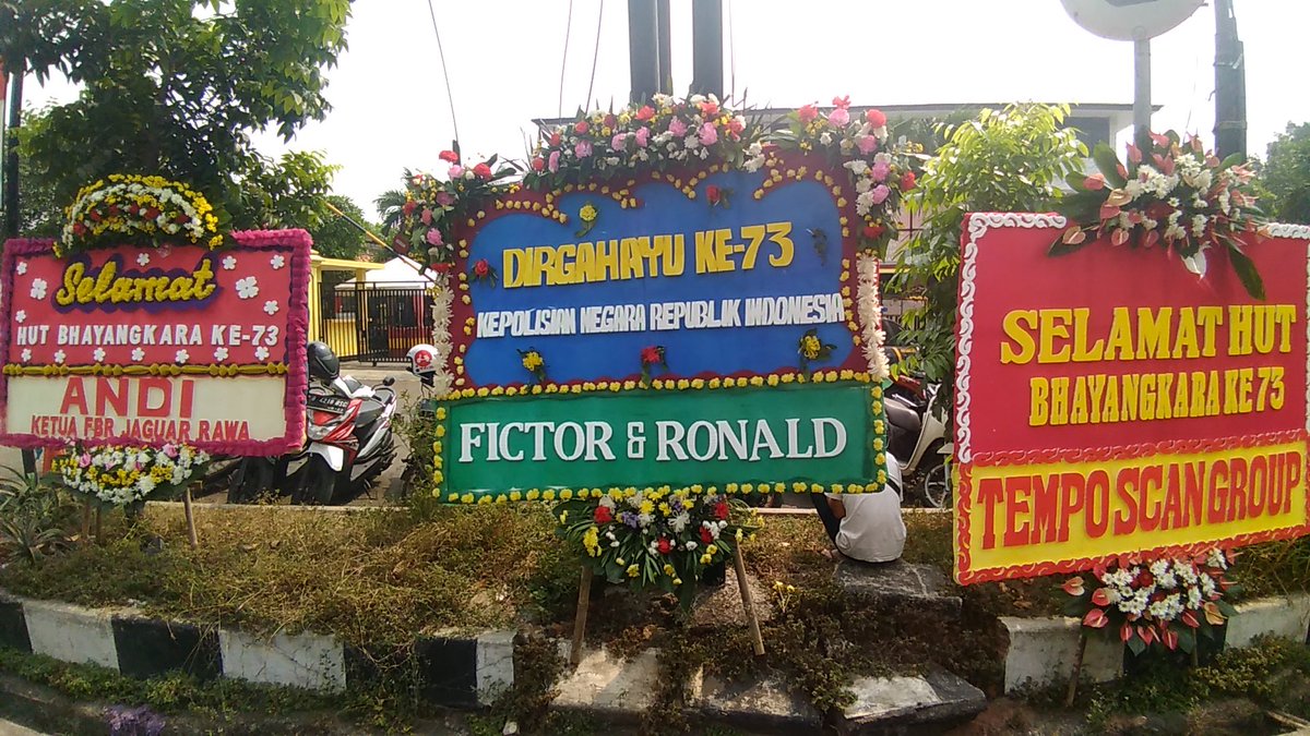 KalideresPolsek's tweet photo. Terima kasih kepada semua fihak dan warga masyarakat Kecamatan Kalideres yang telah memberikan apresiasinya, Dirgahayu Polri ke-73.

@dirgahayupolrike73
#dirgahayupolrike73 https://t.co/QIbXJe9PNI