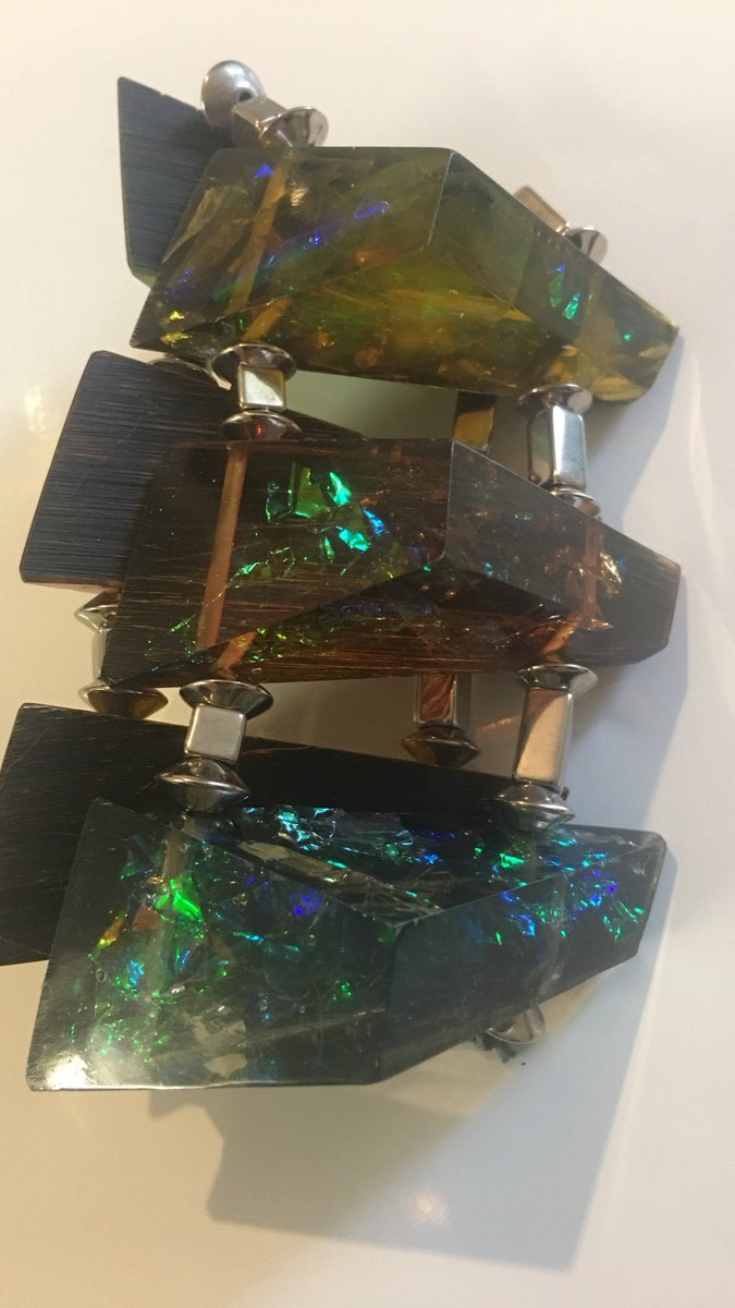 loveretrocrafts's tweet photo. Excited to share the latest addition to my #etsy shop: Rare and highly collectable 1980s Bracelet by Access Ocean Paris from Kitty Verity Bracelet https://t.co/jKbhCnbBqQ #jewellery #bracelet #petrifiedtreeamber #petrifiedtreesap #foiledamber #abmer #loveretrocrafts https://t.co/92g6gqaFB7