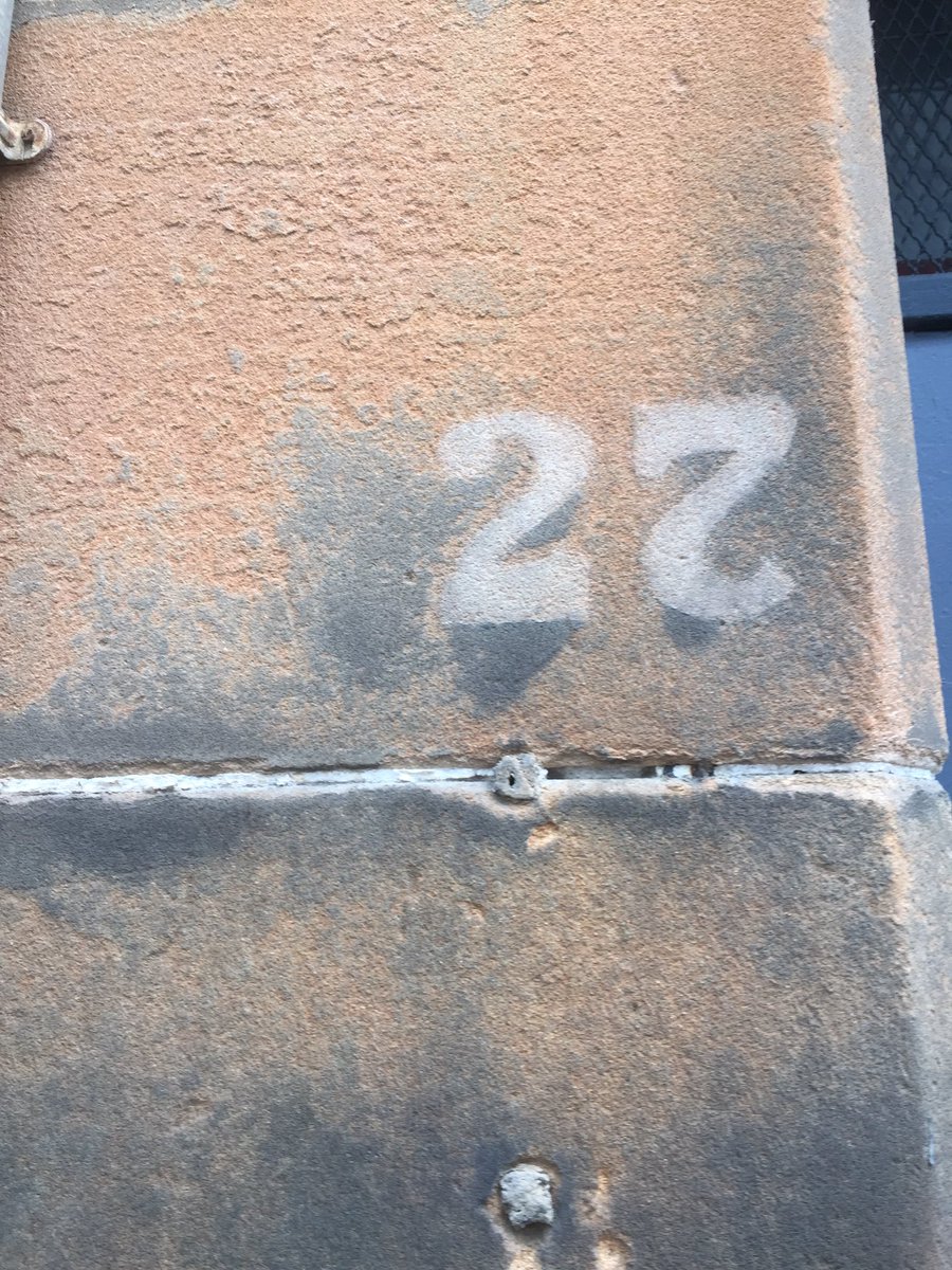 ruthwashbrook's tweet photo. 27 or 22 #ghostnumbers #ghostsigns https://t.co/DEv61RTWst