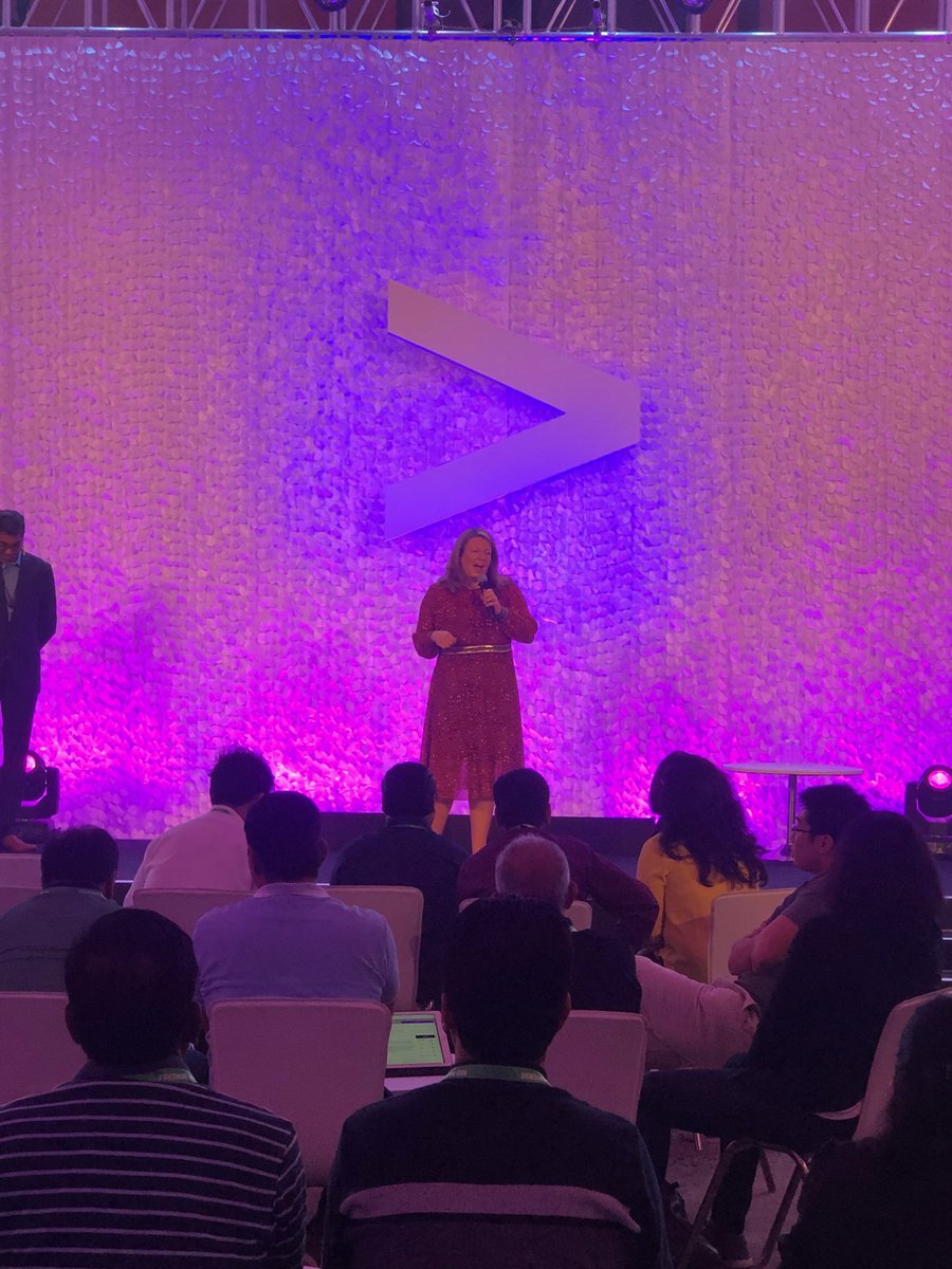 ZahraS_B's tweet photo. Ruth rocking the profitability session at MD Momentum Immerse โI love origination and meeting clientsโ โฆ@RuthOrmsby1โฉ โฆ@rekha_m_menonโฉ #dotsperinch #MDM2019 #Bangalore https://t.co/Tn0JtlnpZS