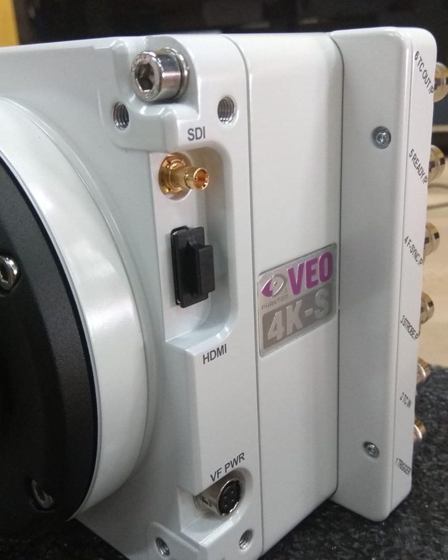 IDSlowmotion's tweet photo. Phantom VEO 4K siap untuk direntalkan di Indonesia sampai tanggal 13 Juli 2019.

Spesifikasi:
Resolusi 4K (4096 x 2160 pixels) mampu merekam 1.000 fps
Resolusi 2K (2048 x 1080 pixels) mampu merekam 1.970 fps

Berat kamera tanpa lensa dan baterai 2,5 kg.

Hubungi 081386686017 https://t.co/tkpxEXTYqW