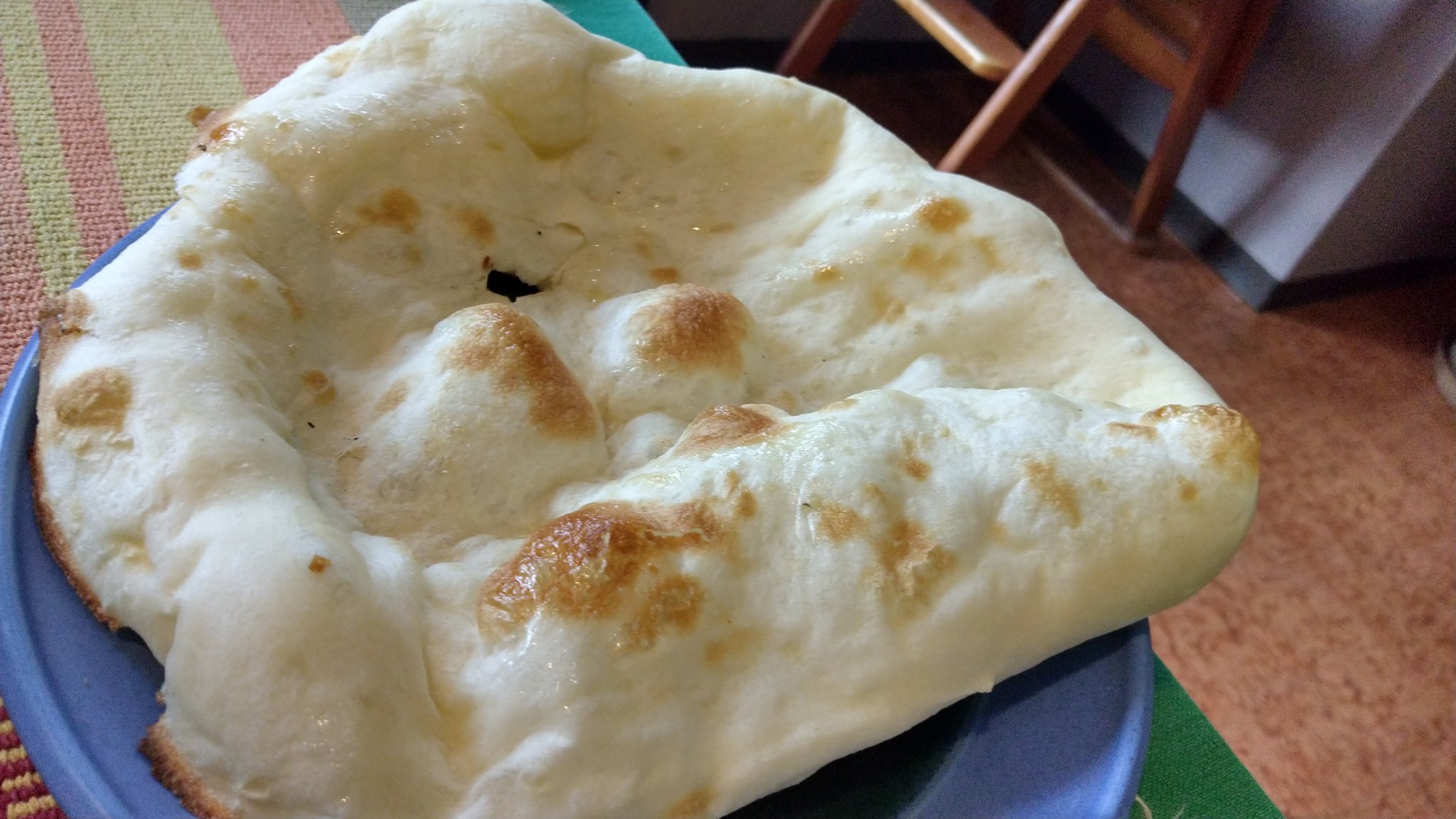 ていぞう 冷凍食材を使わない美味しいインド料理店 ラニ が 北山田駅近くに移転 ランチメニューは一つだけ カレーは定番のチキンバターマサラと日替わりのダルと茄子のサブジ 食材の味がわかるカレーにフワフワもちもちのナン カレー好きな人にオススメ