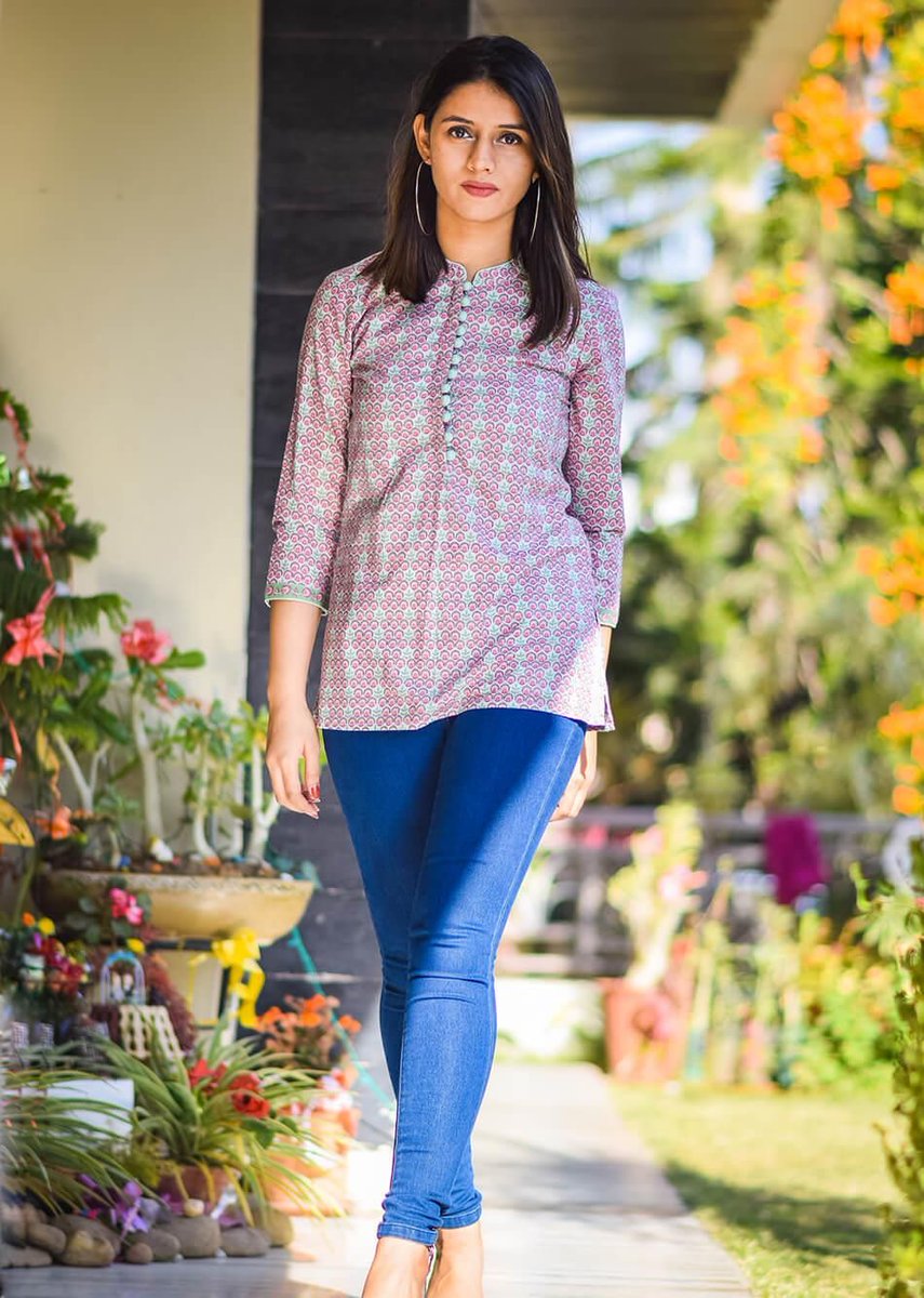 JoviIndia's tweet image. Something handmade is so much meaningful!!!⠀

#jovifashion #womenclothingstore #fashiondiaries #womenfashion #indianwear #westernwear #womendress #ootd #outfitoftheday #picoftheday #youandjovi #ilovejovi #handmadeclothes #jovi